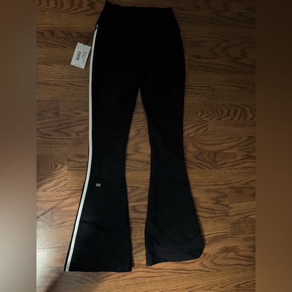 RAQUEL HIGH WAIST FLARED LEGGING - Picture 3 of 4